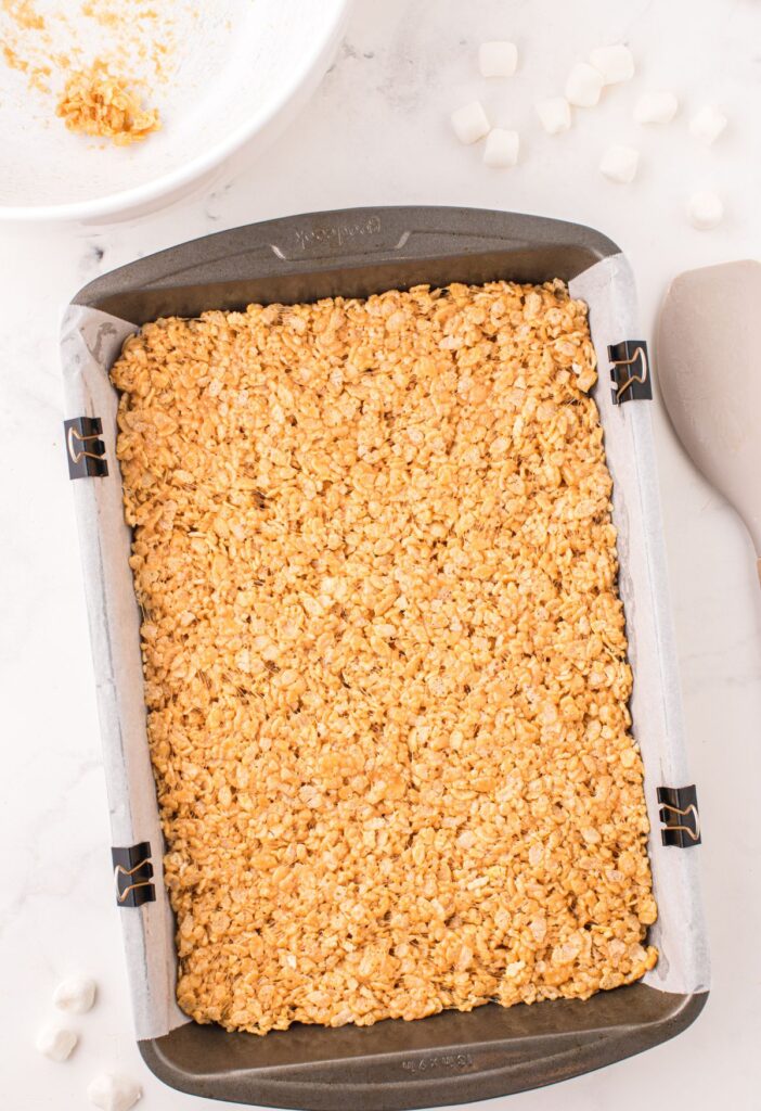 Process photos showing how to make this krispie treat recipe.