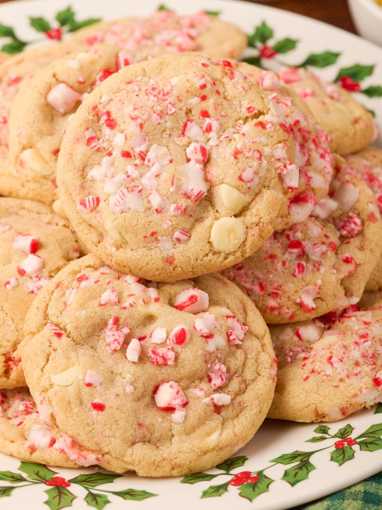 Cookies on a Christmas plate